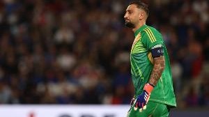 开云体育-法媒：巴黎正与多纳鲁马商谈续约，现在要看球员意愿