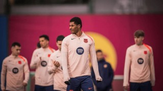 宁愿大幅降薪留巴萨！也不回归曼联，昔日太子无情，自降身价搞事|巴塞罗那|马库斯·拉什福德|德科|拉什福德|每日体育报_新浪新闻