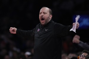 Shams：接到尼克斯挖教练的电话后有球队直接粗口回应