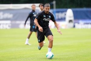 开云体育-意媒：乔瓦尼-西蒙尼因身体不适提前退出那不勒斯训练课