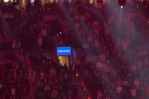 kaiyun-小吧现场直击>利拉德今天开场前为纪念马丁·路德·金致辞